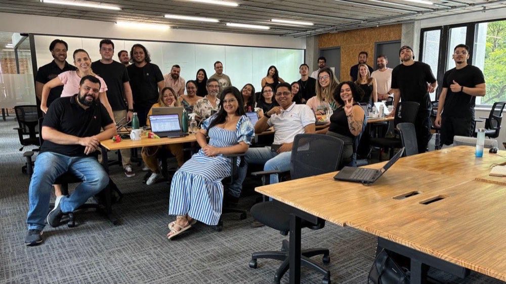 Equipe da Sua Plataforma de Leilão e da Degrau, no escritório em São Paulo